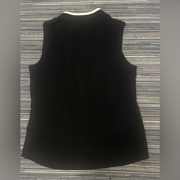 🆕Calvin Klein Size M Women’s Black Sleeveless White Trim Ruffle Front Top - Picture 5 of 9